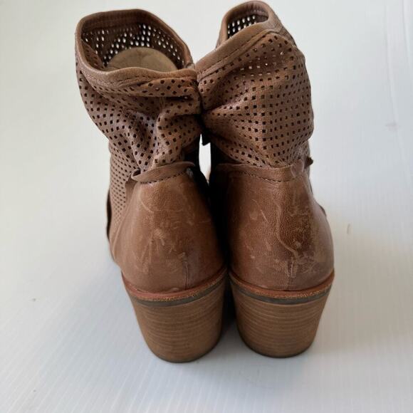 Sofft Chantey light brown stacked heeled boots size 10 women’s side zip closure - Picture 4 of 13